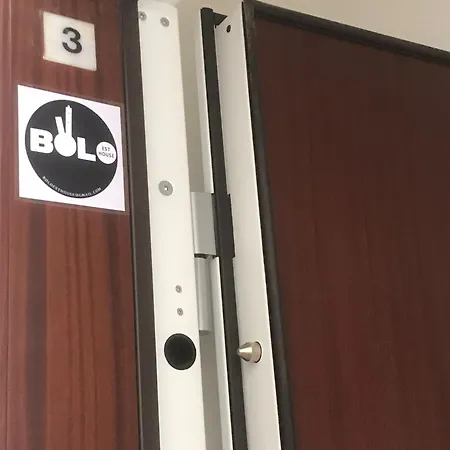 Boloesthouse アパート